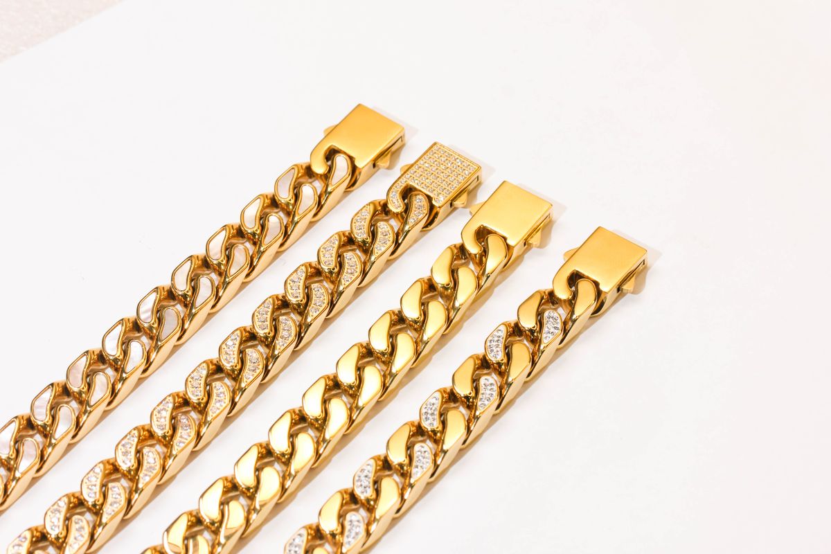 Heavy Curb Gold Bangle