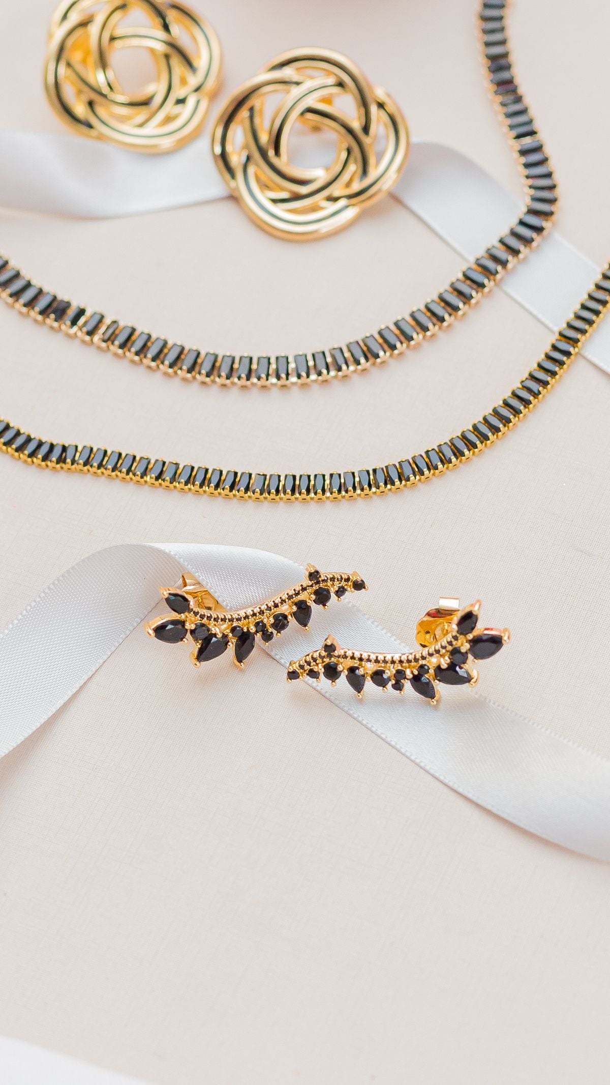 Ribbon-Set Gold Bangle Trio